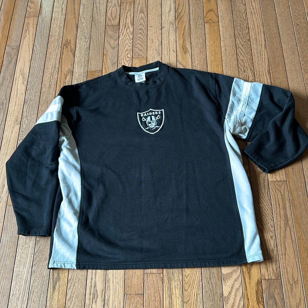 Raiders sweatshirt size XL MFL Team Apparel